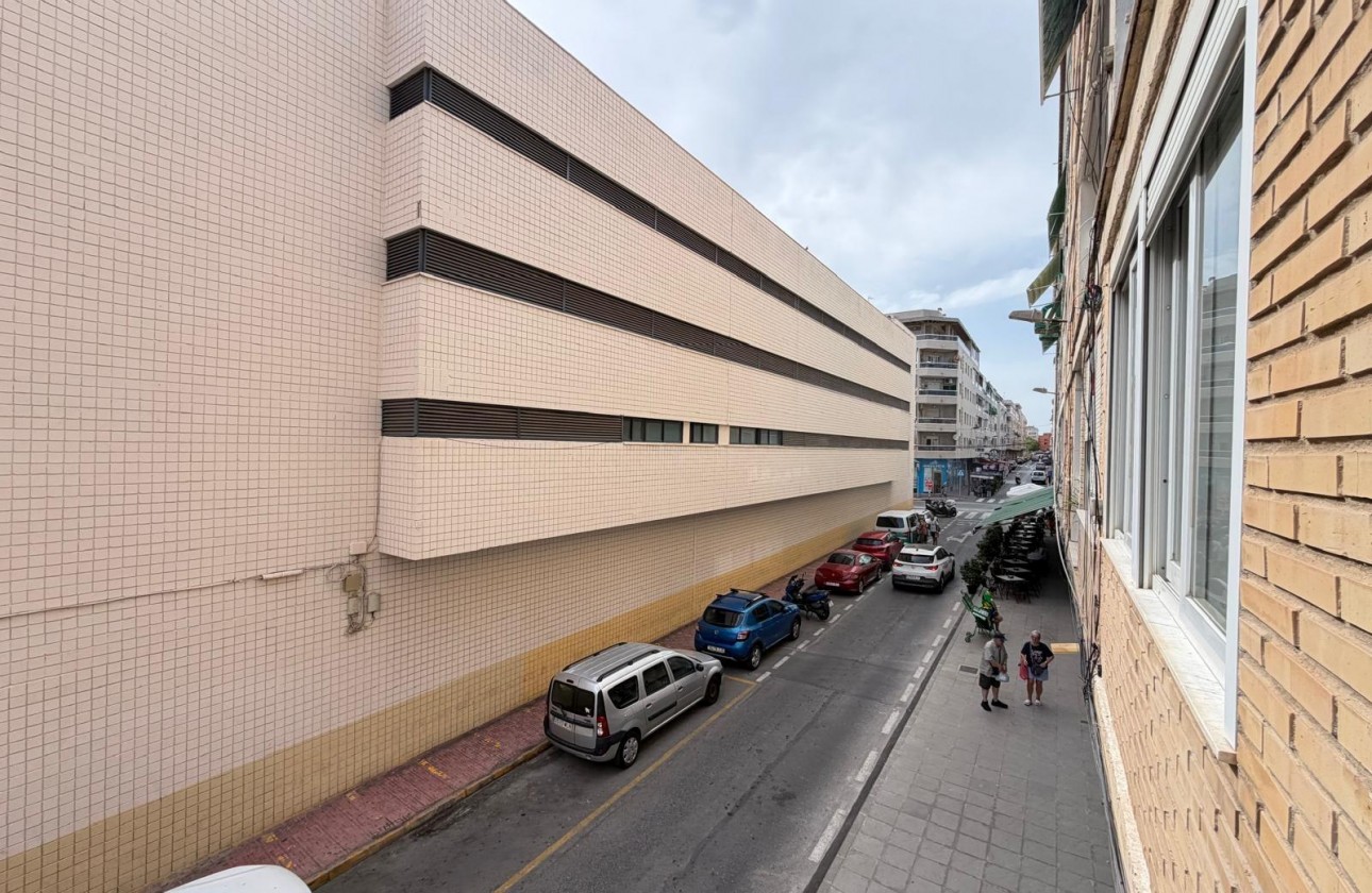Resale - Apartment / flat - Torrevieja - Estacion de autobuses