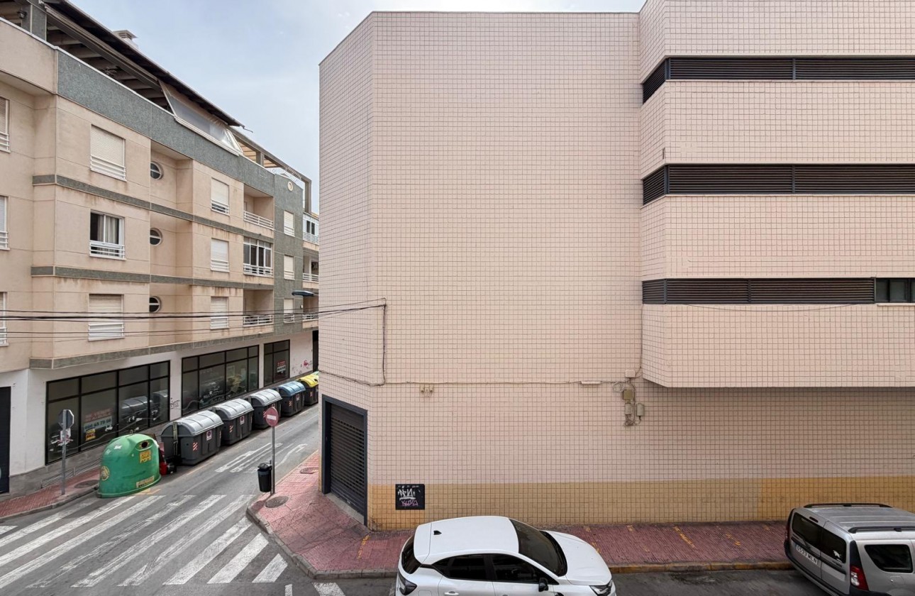 Resale - Apartment / flat - Torrevieja - Estacion de autobuses