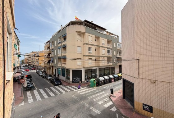 Resale - Apartment / flat - Torrevieja - Estacion de autobuses