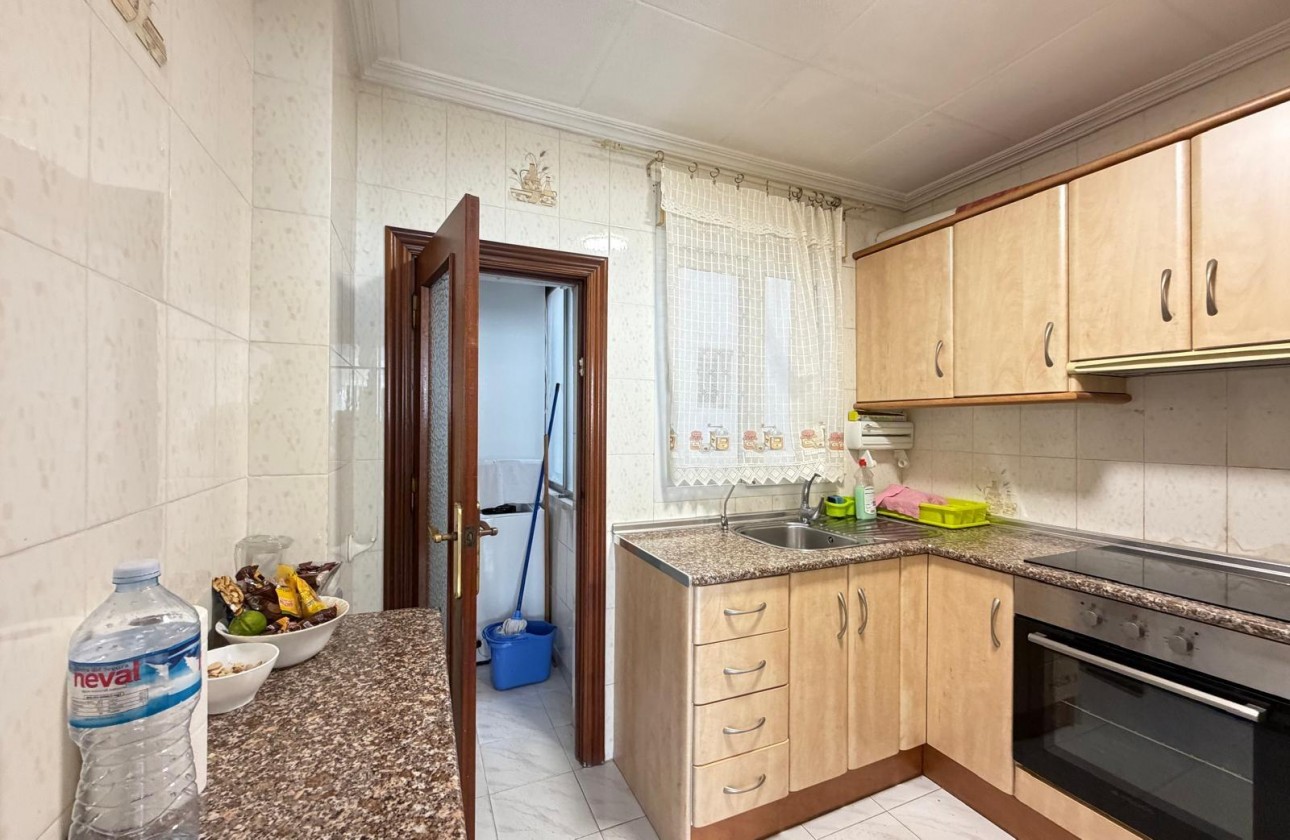 Resale - Apartment / flat - Torrevieja - Estacion de autobuses