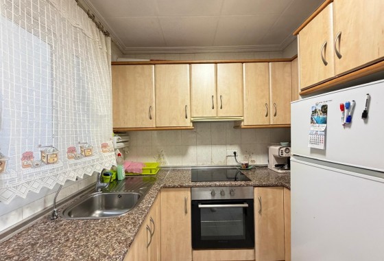 Resale - Apartment / flat - Torrevieja - Estacion de autobuses