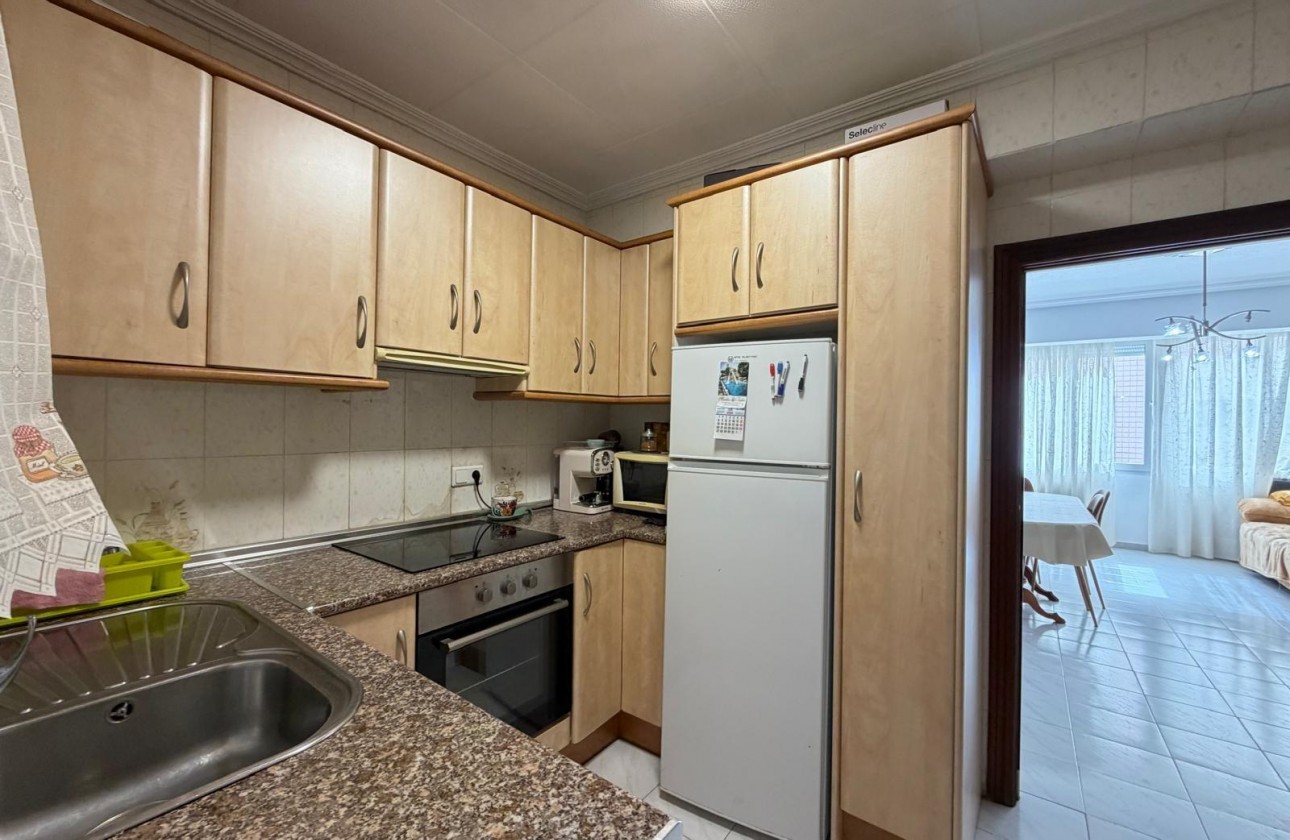 Resale - Apartment / flat - Torrevieja - Estacion de autobuses