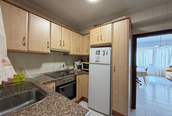 Resale - Apartment / flat - Torrevieja - Estacion de autobuses