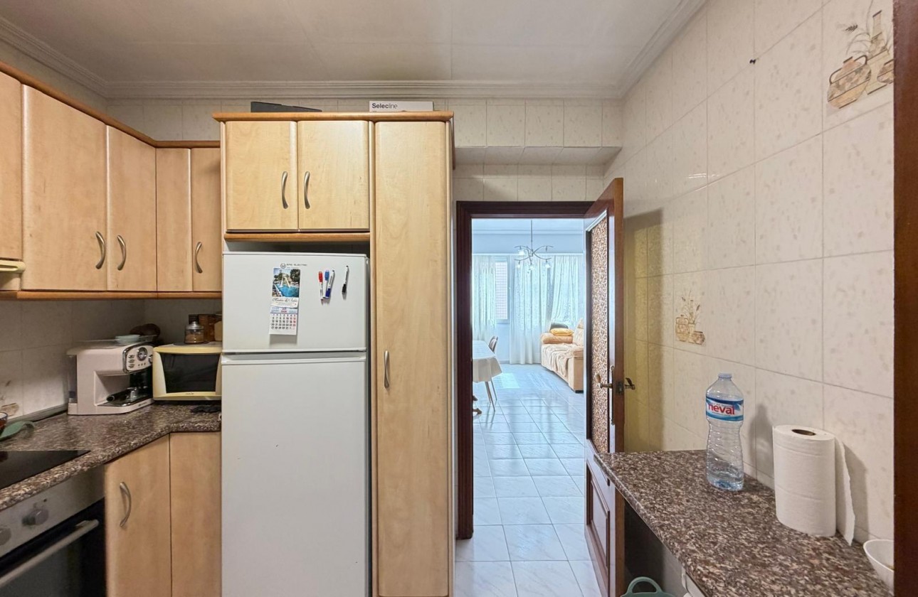 Resale - Apartment / flat - Torrevieja - Estacion de autobuses
