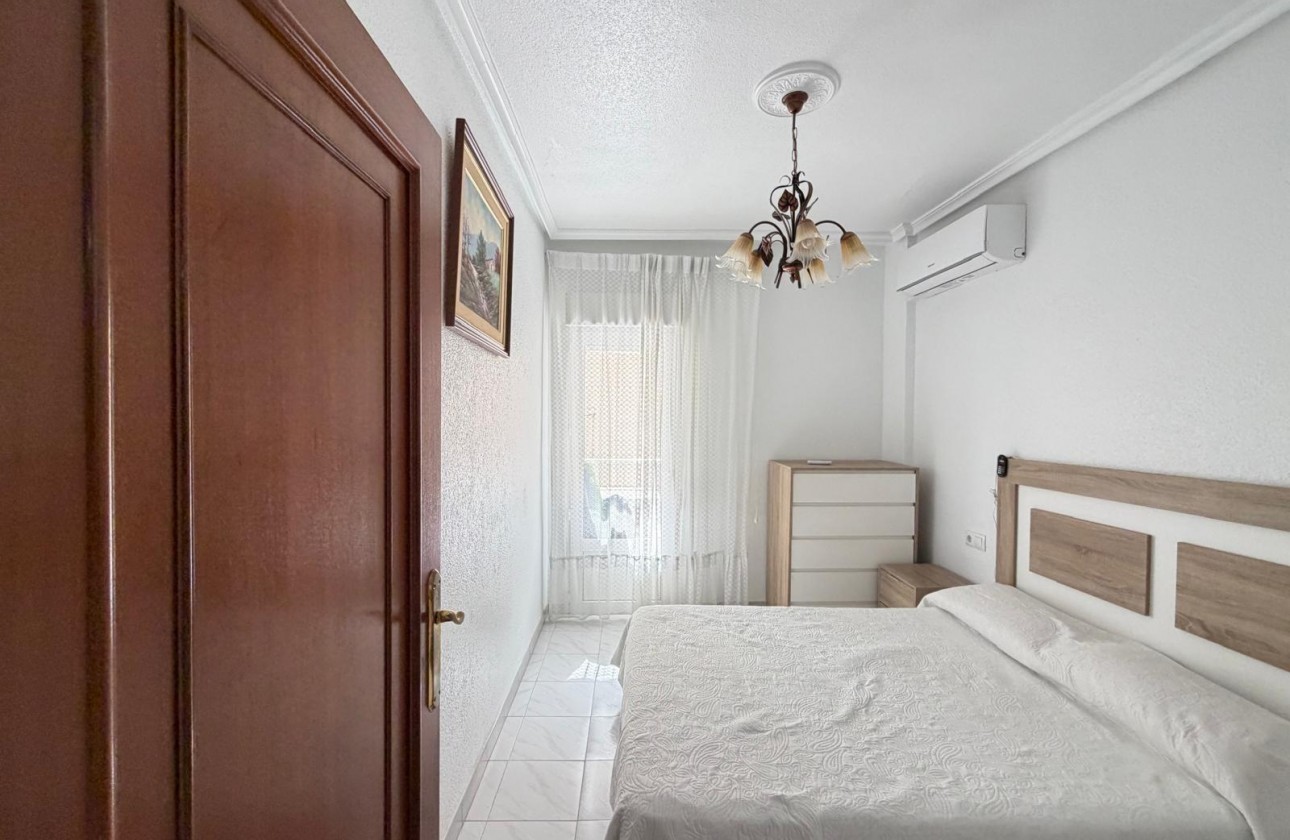Resale - Apartment / flat - Torrevieja - Estacion de autobuses