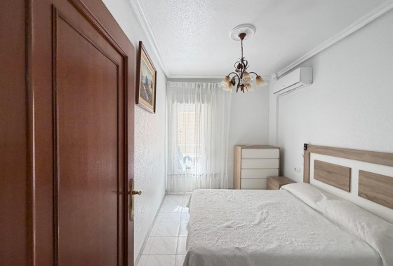 Resale - Apartment / flat - Torrevieja - Estacion de autobuses