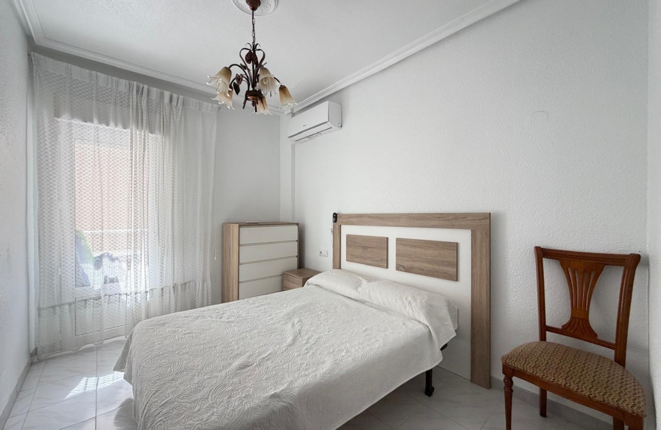 Resale - Apartment / flat - Torrevieja - Estacion de autobuses