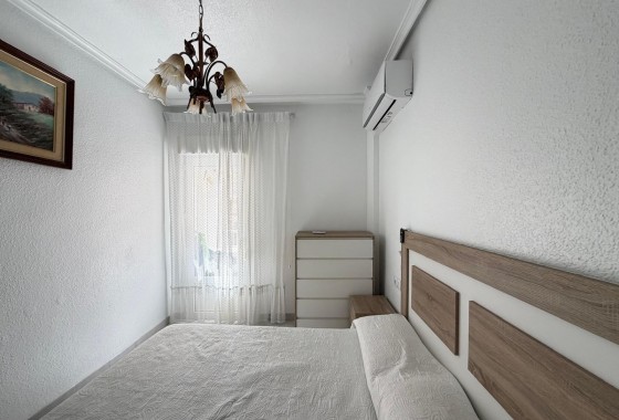 Resale - Apartment / flat - Torrevieja - Estacion de autobuses