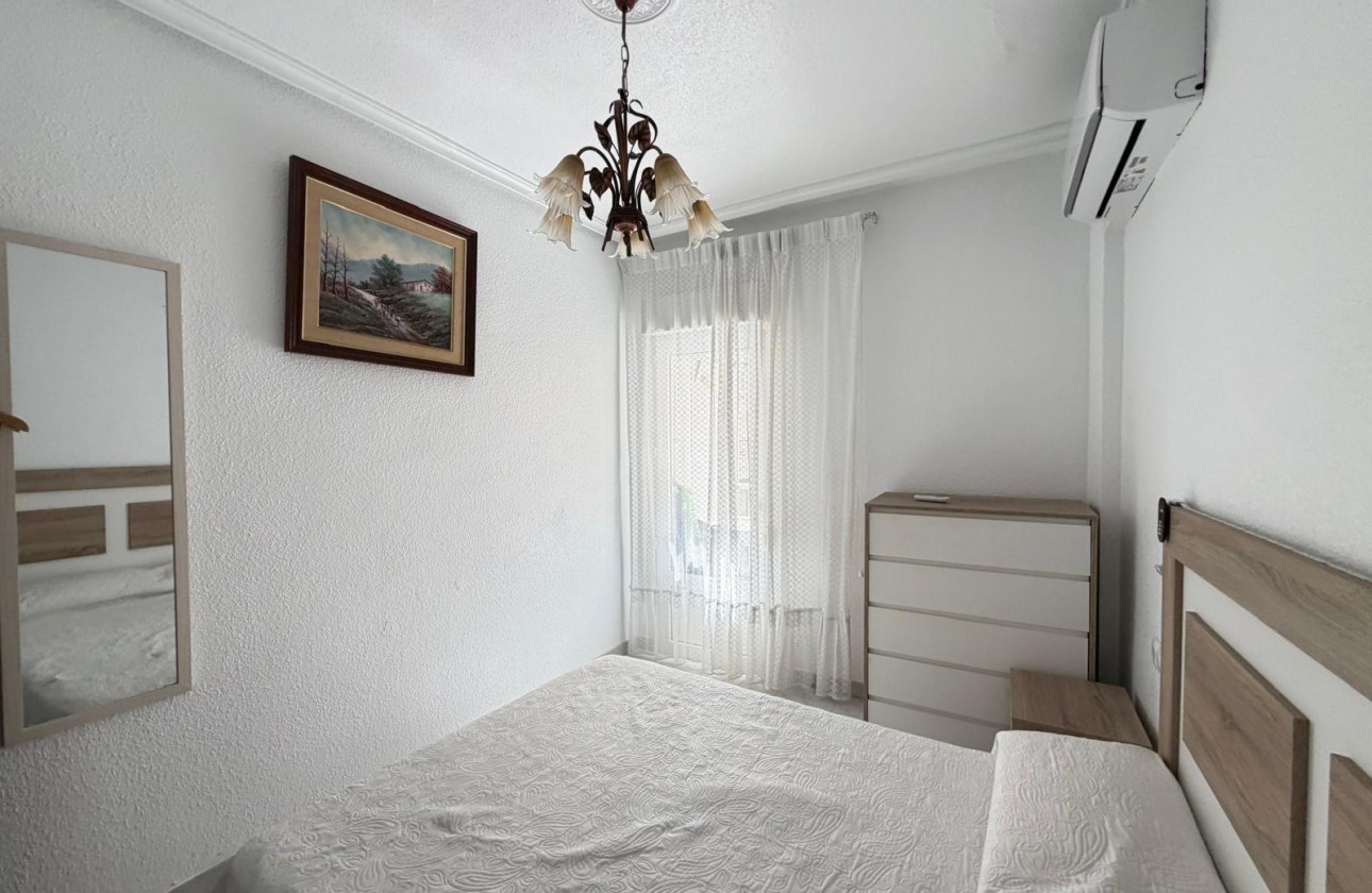 Resale - Apartment / flat - Torrevieja - Estacion de autobuses