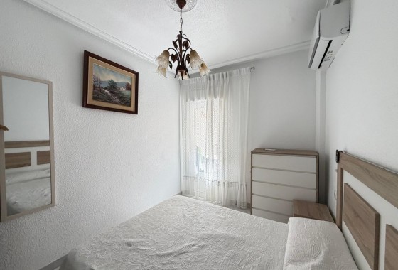 Resale - Apartment / flat - Torrevieja - Estacion de autobuses