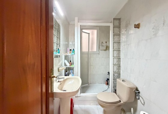 Resale - Apartment / flat - Torrevieja - Estacion de autobuses