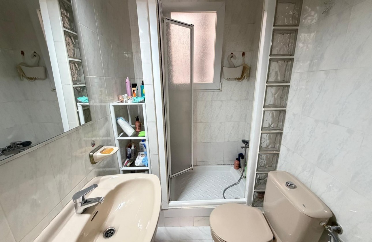 Resale - Apartment / flat - Torrevieja - Estacion de autobuses