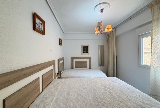 Resale - Apartment / flat - Torrevieja - Estacion de autobuses