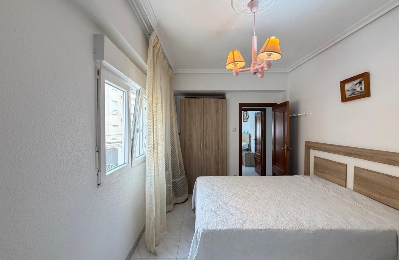 Resale - Apartment / flat - Torrevieja - Estacion de autobuses