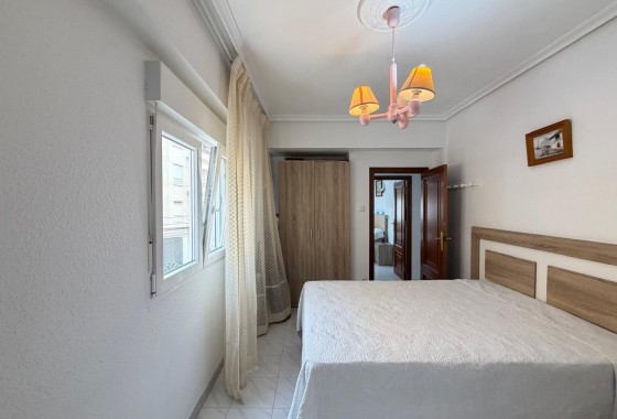 Resale - Apartment / flat - Torrevieja - Estacion de autobuses