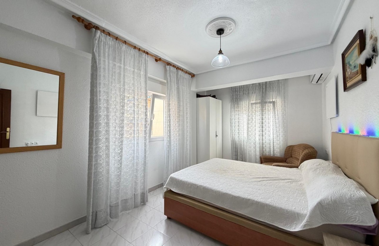 Resale - Apartment / flat - Torrevieja - Estacion de autobuses