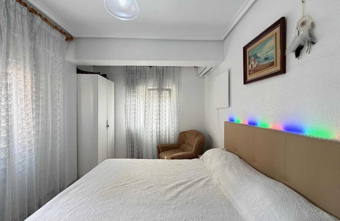 Resale - Apartment / flat - Torrevieja - Estacion de autobuses