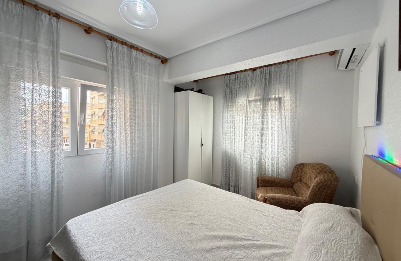 Resale - Apartment / flat - Torrevieja - Estacion de autobuses
