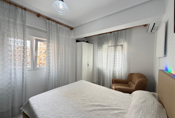 Resale - Apartment / flat - Torrevieja - Estacion de autobuses