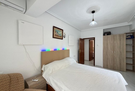 Resale - Apartment / flat - Torrevieja - Estacion de autobuses
