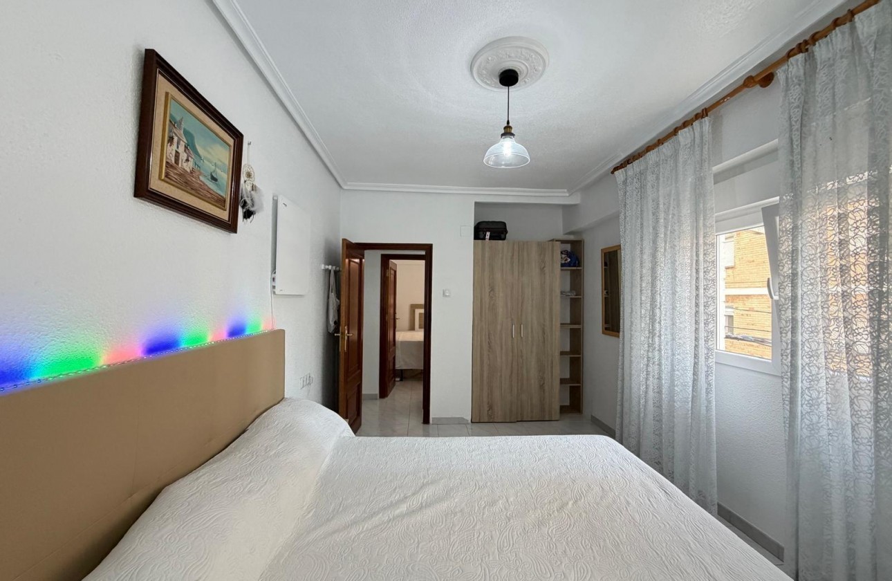 Resale - Apartment / flat - Torrevieja - Estacion de autobuses