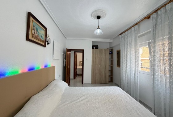 Resale - Apartment / flat - Torrevieja - Estacion de autobuses