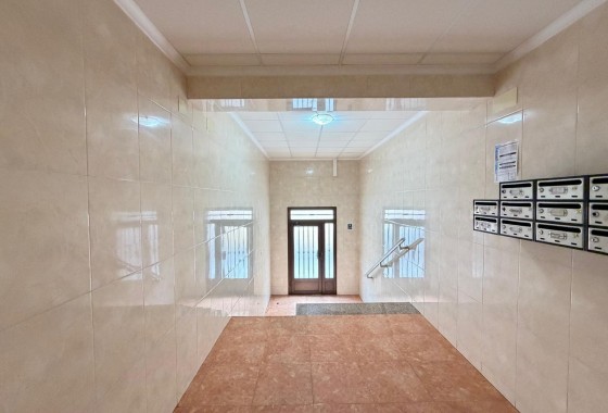 Resale - Apartment / flat - Torrevieja - Estacion de autobuses