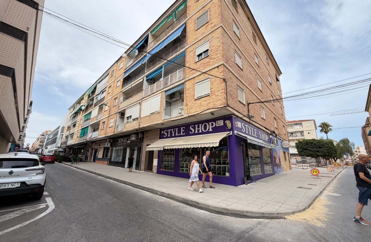 Resale - Apartment / flat - Torrevieja - Estacion de autobuses