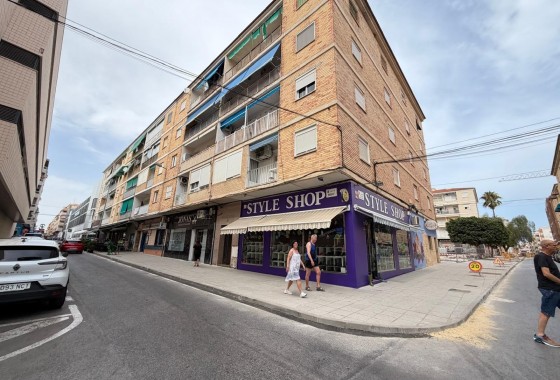 Resale - Apartment / flat - Torrevieja - Estacion de autobuses