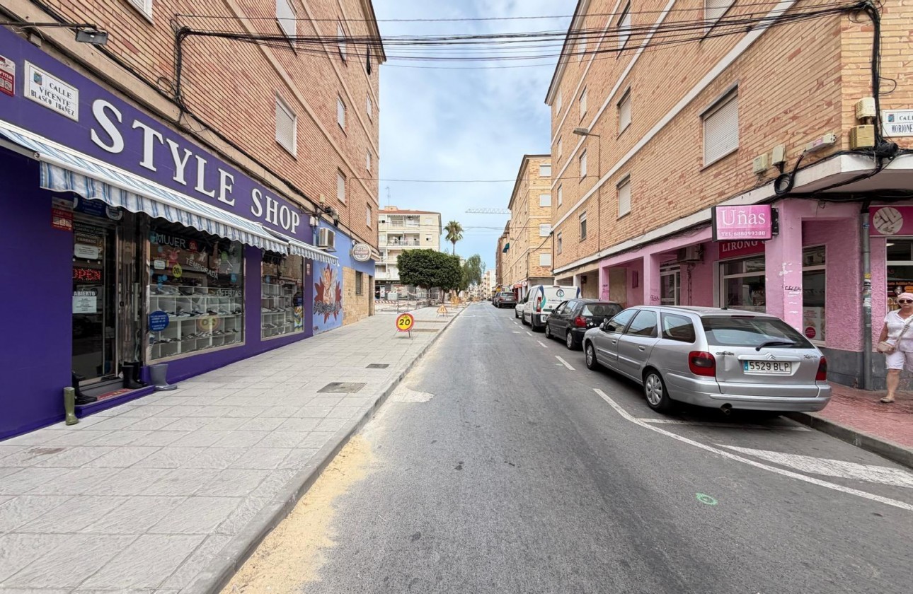 Resale - Apartment / flat - Torrevieja - Estacion de autobuses