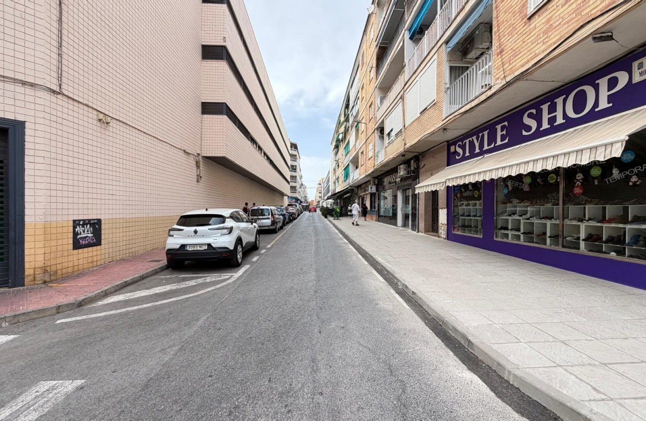 Resale - Apartment / flat - Torrevieja - Estacion de autobuses