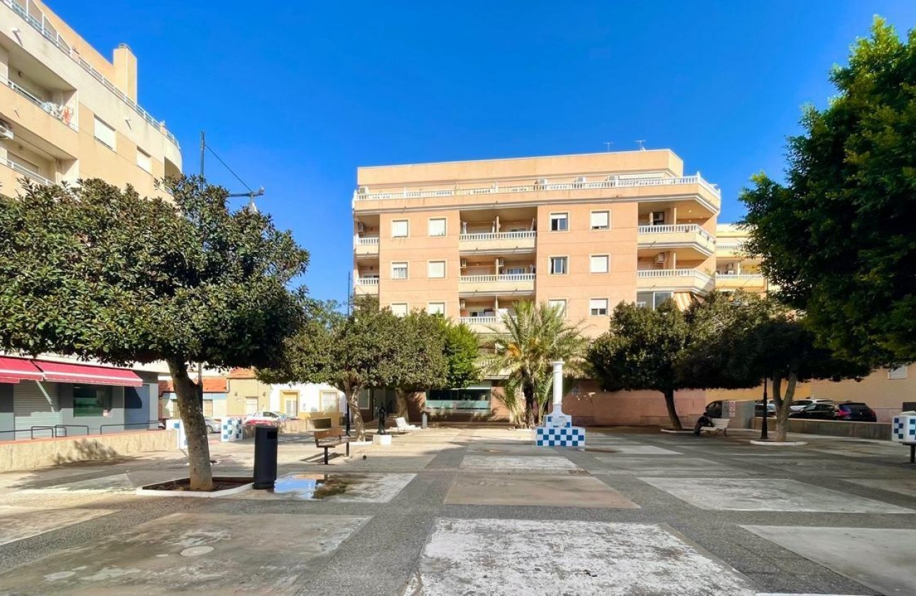 Resale - Apartment / flat - Torrevieja - Centro