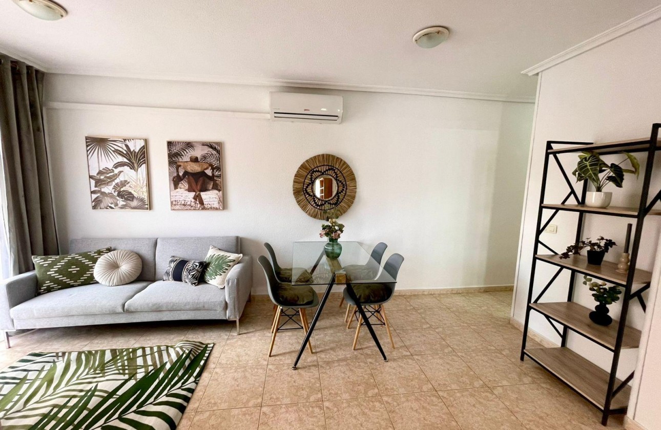 Resale - Apartment / flat - Torrevieja - Centro