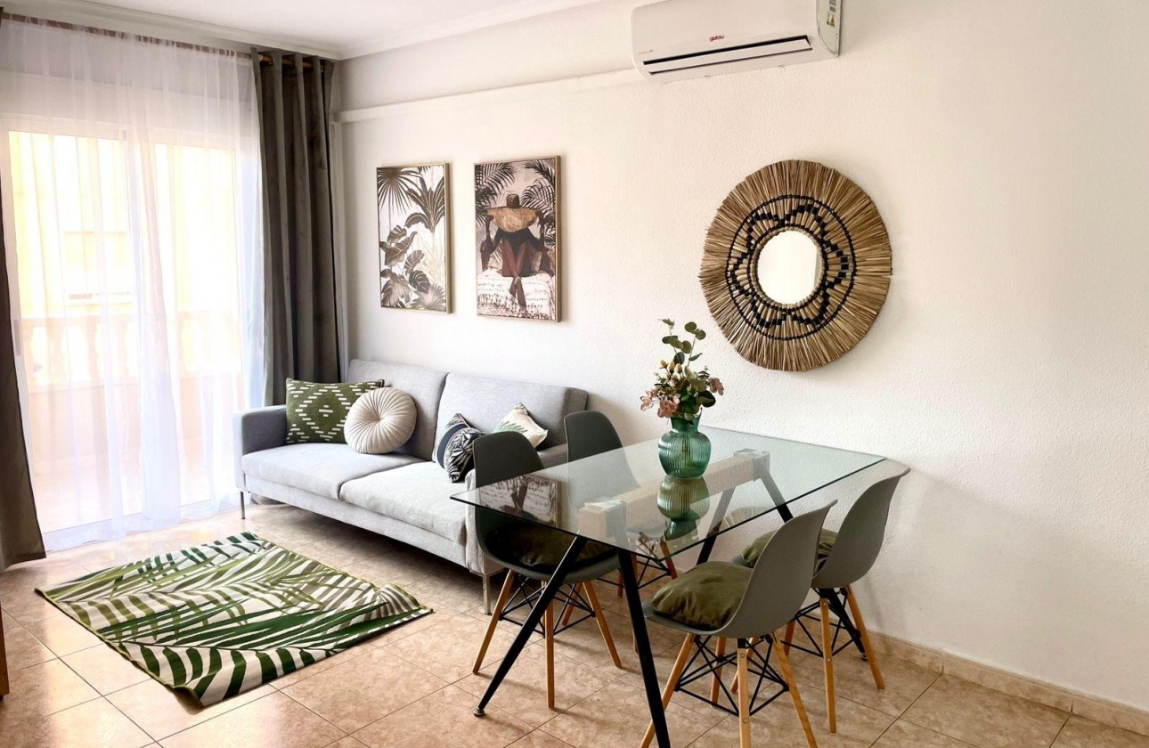 Resale - Apartment / flat - Torrevieja - Centro