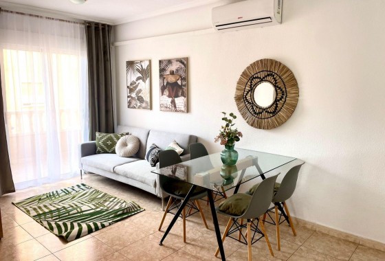 Resale - Apartment / flat - Torrevieja - Centro