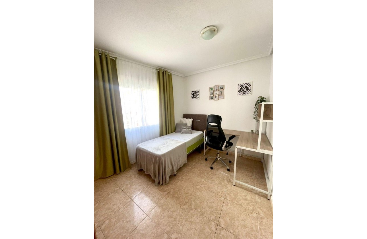 Resale - Apartment / flat - Torrevieja - Centro