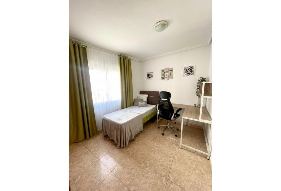 Resale - Apartment / flat - Torrevieja - Centro