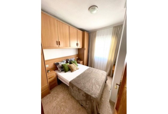 Resale - Apartment / flat - Torrevieja - Centro