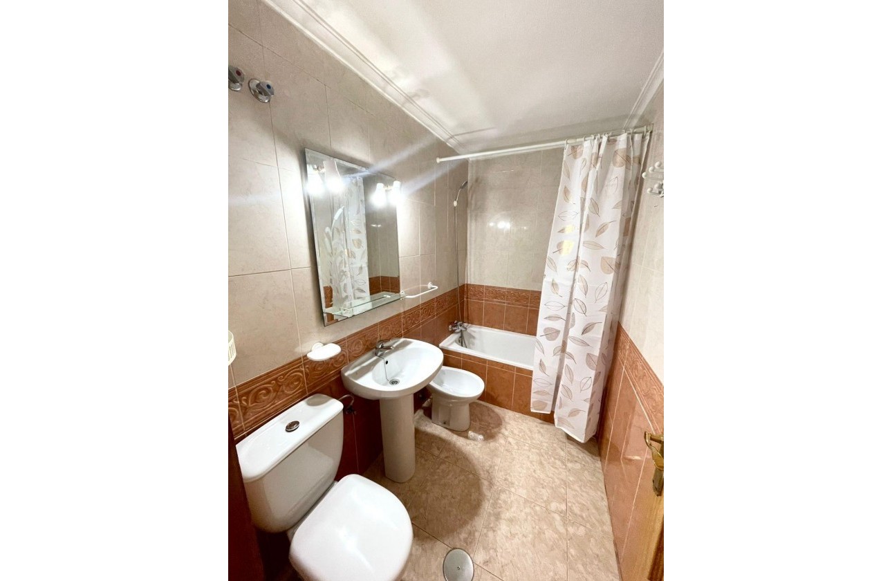 Resale - Apartment / flat - Torrevieja - Centro