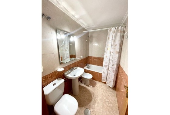 Resale - Apartment / flat - Torrevieja - Centro