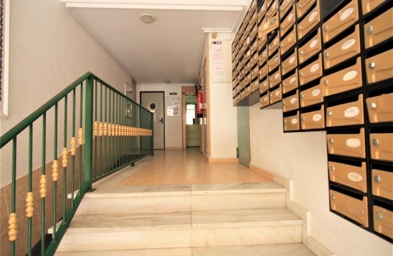 Resale - Apartment / flat - Torrevieja - Centro