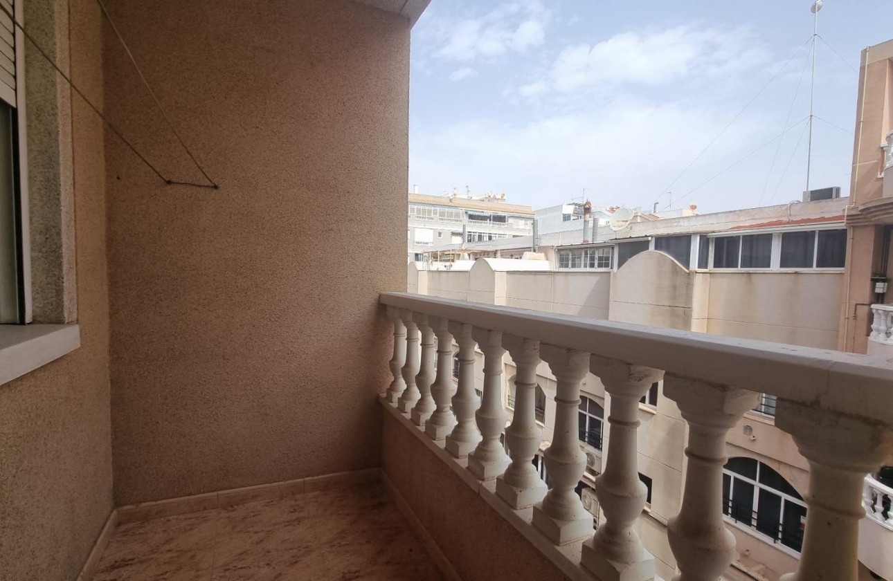 Resale - Apartment / flat - Torrevieja - Centro