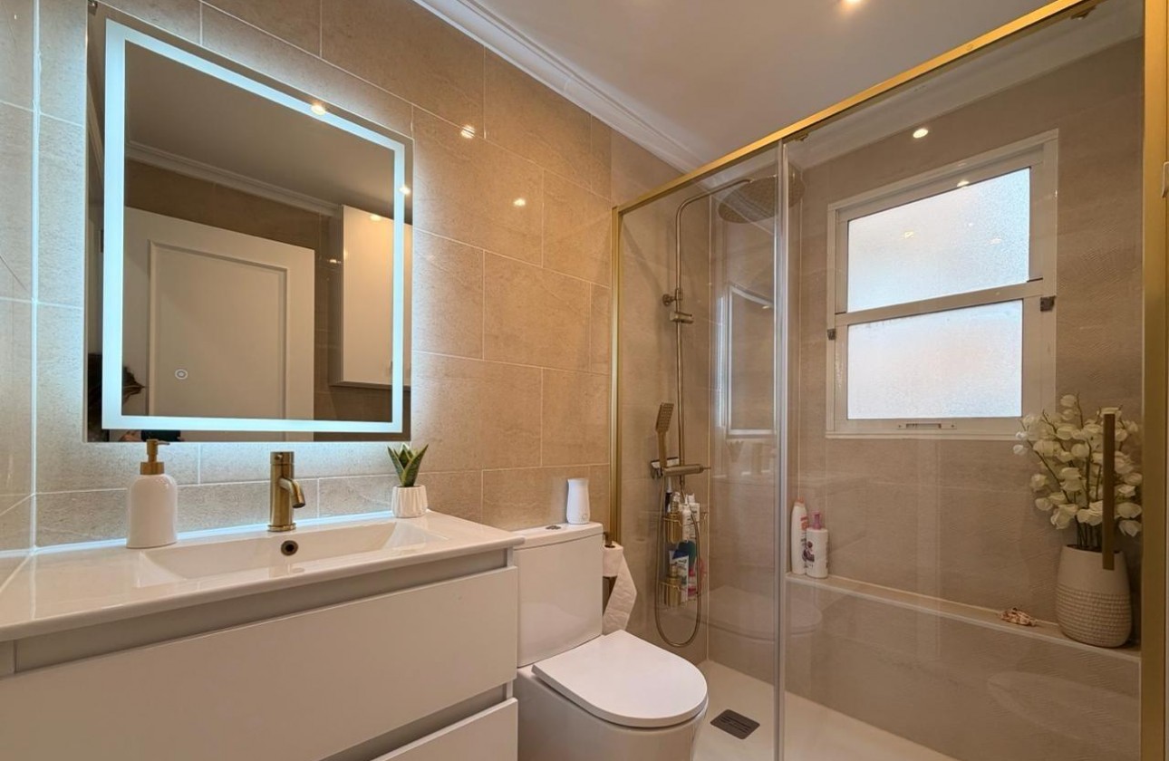 Reventa - Apartamento / piso - Torrevieja - Centro