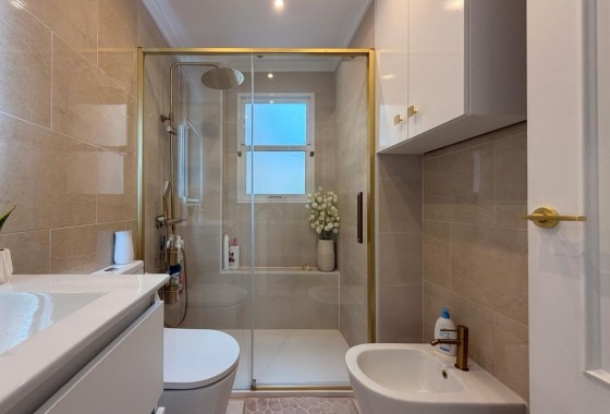 Reventa - Apartamento / piso - Torrevieja - Centro