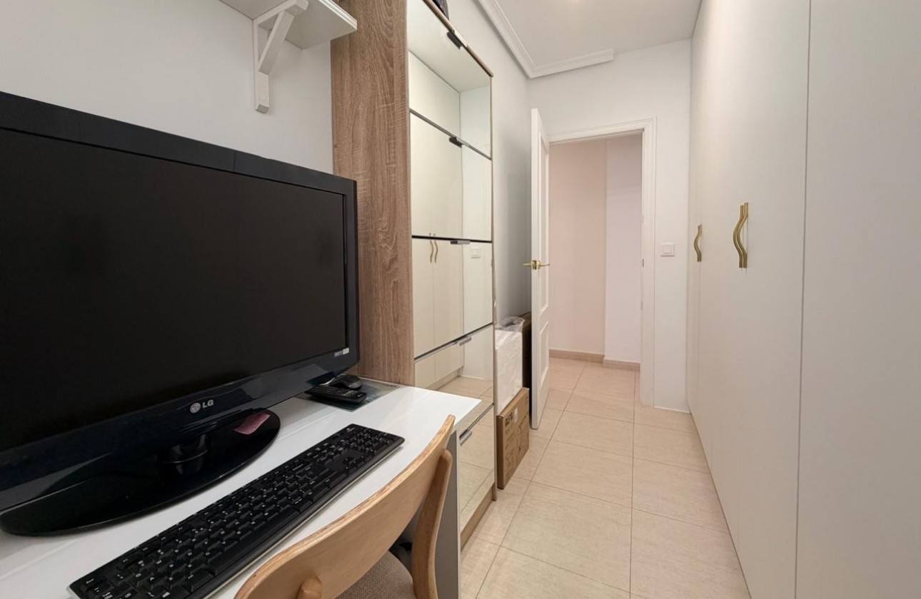 Reventa - Apartamento / piso - Torrevieja - Centro