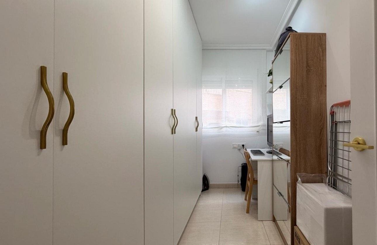 Reventa - Apartamento / piso - Torrevieja - Centro