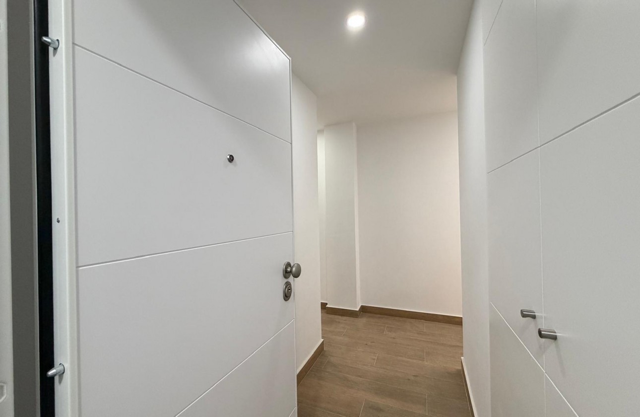 Reventa - Apartamento / piso - Torrevieja - Estacion de autobuses