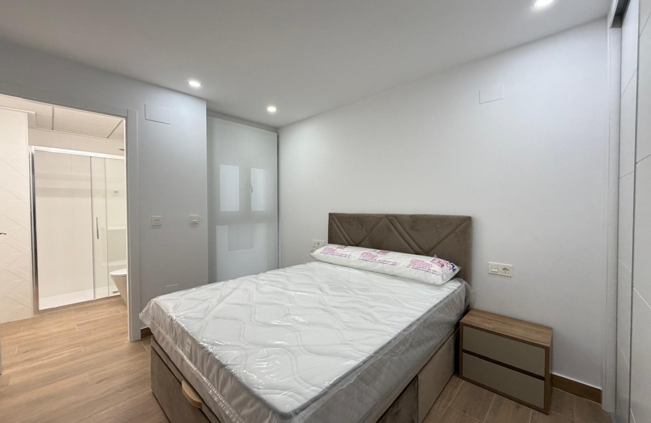 Reventa - Apartamento / piso - Torrevieja - Estacion de autobuses