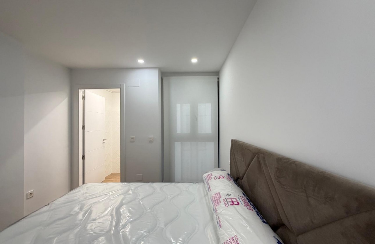Reventa - Apartamento / piso - Torrevieja - Estacion de autobuses