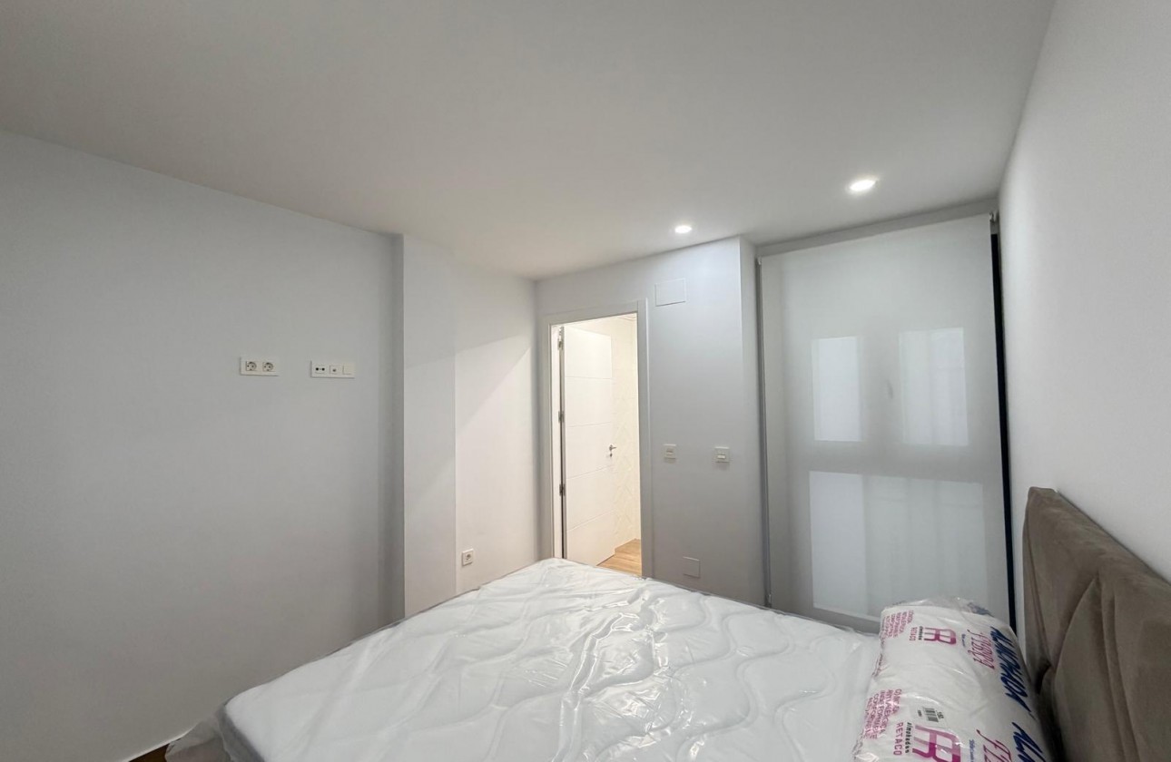 Reventa - Apartamento / piso - Torrevieja - Estacion de autobuses